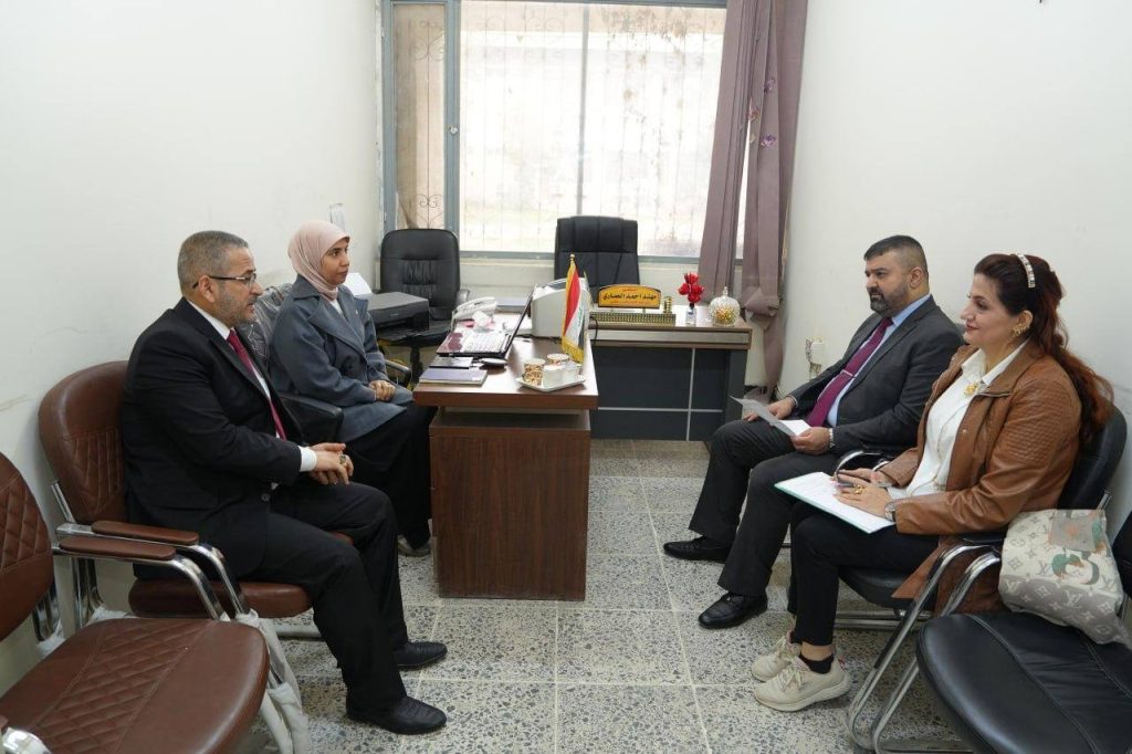 مدير قسم الإعلام والاتصال الحكومي في رئاسة جامعة بغداد يزور كلية العلوم